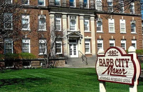 barb city manor featured